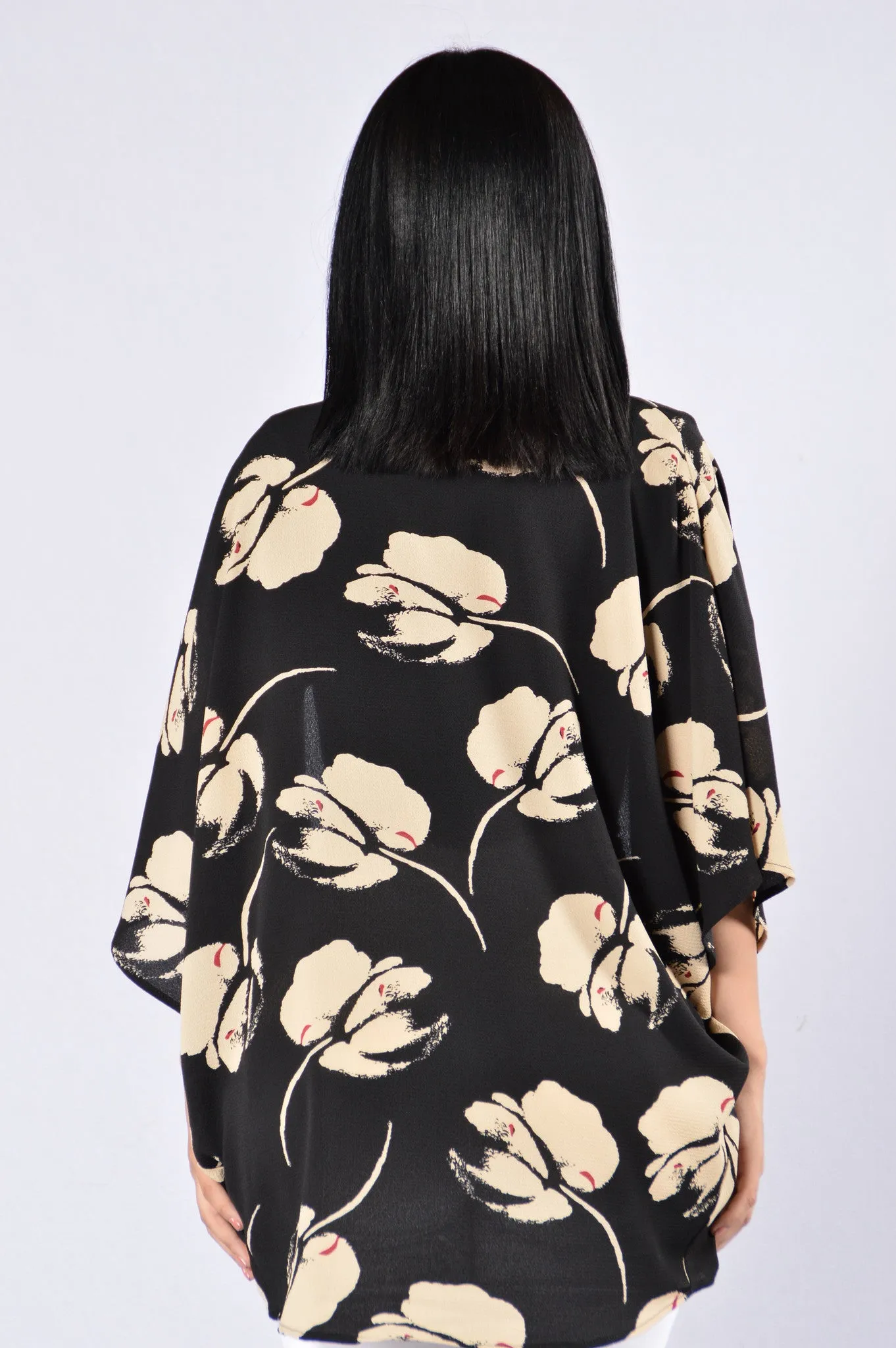 Blowing In The Wind Kimono - Black